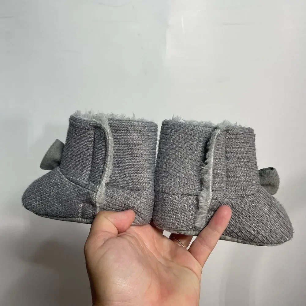 5 for $25🔥Myggpp Grey Ribbed Moccasin‎ Baby Booties (12-18 months)